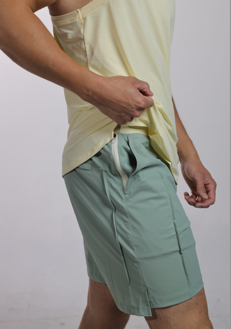 Ease Lineless 7" Shorts in Mint Green - Inner Glö Apparel