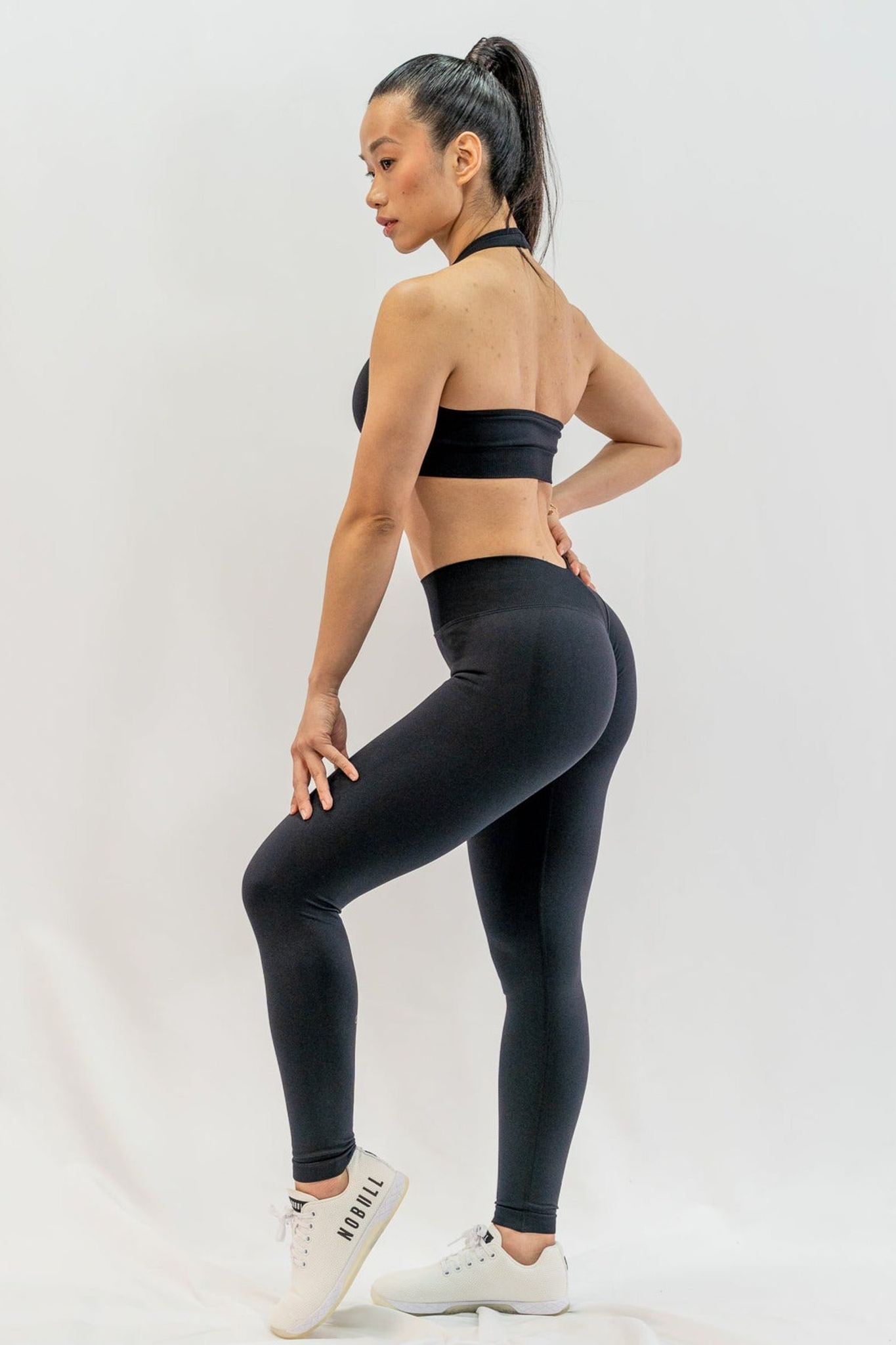 Glö Halter Sports Bra in Seriously Black