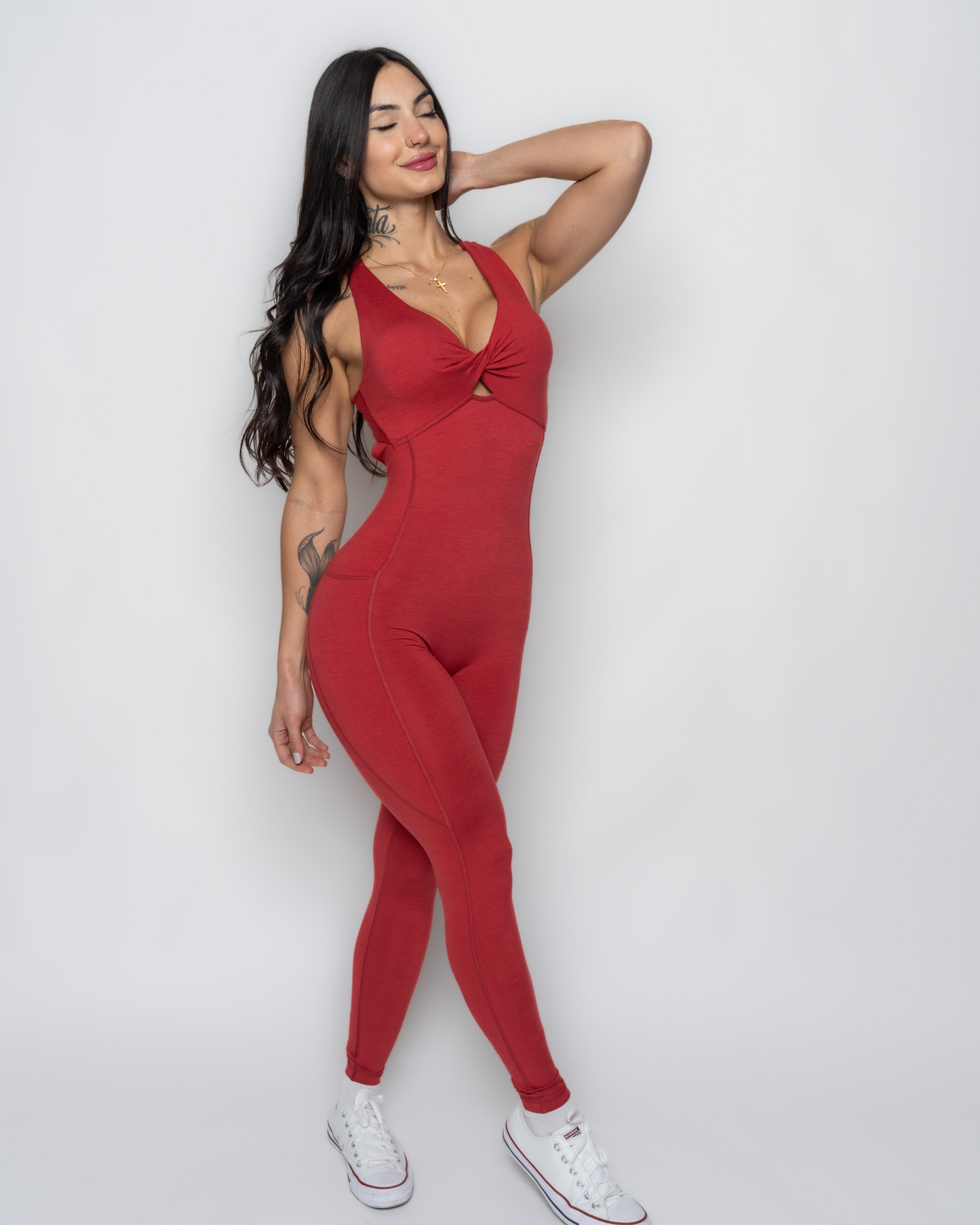 Twist Invisible Scrunch Bodysuit with Pockets in Ruby Red