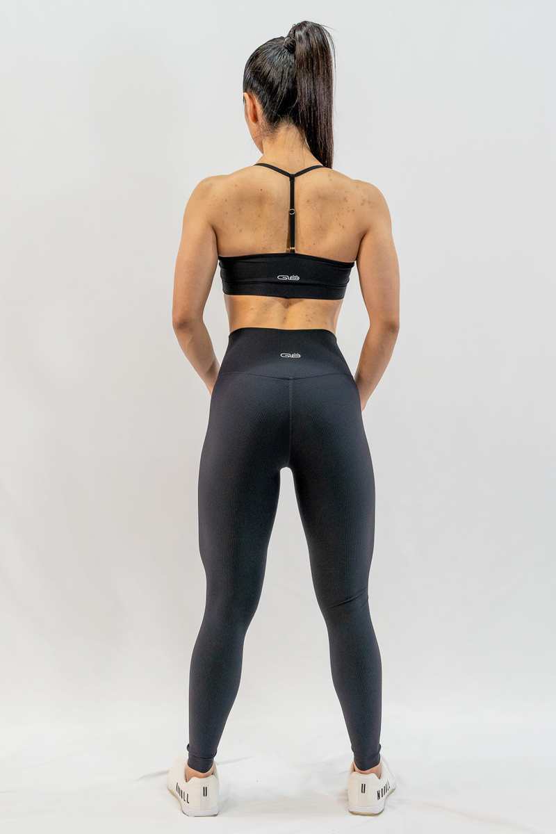 Ribbed Adjustable Back Strap Sports Bra in Black