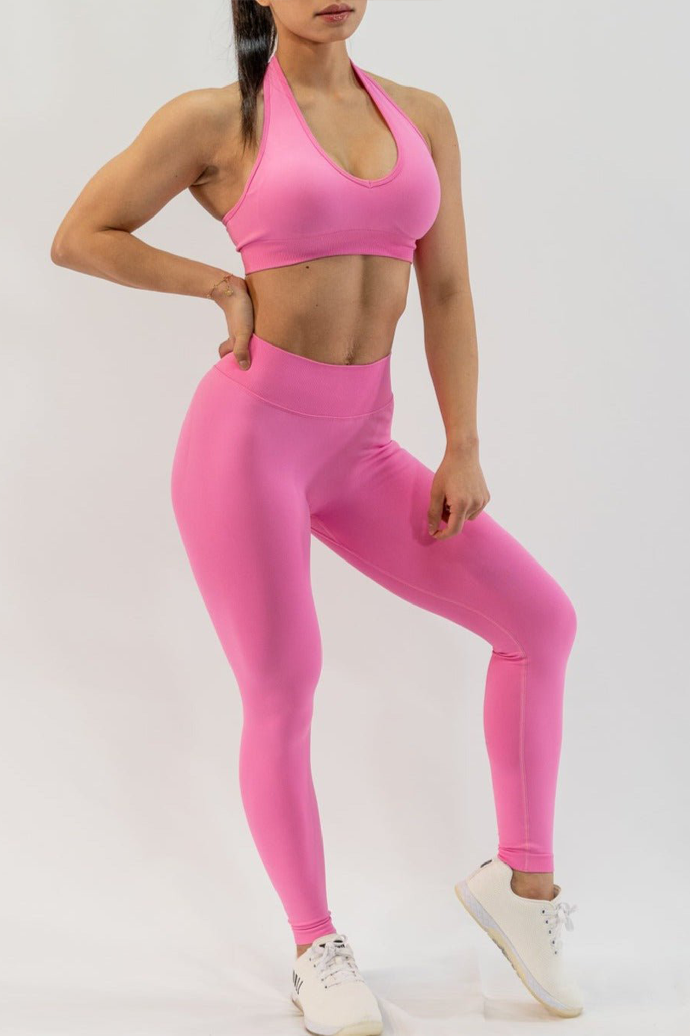 Glö Halter Sports Bra - Bubble Gum Pink