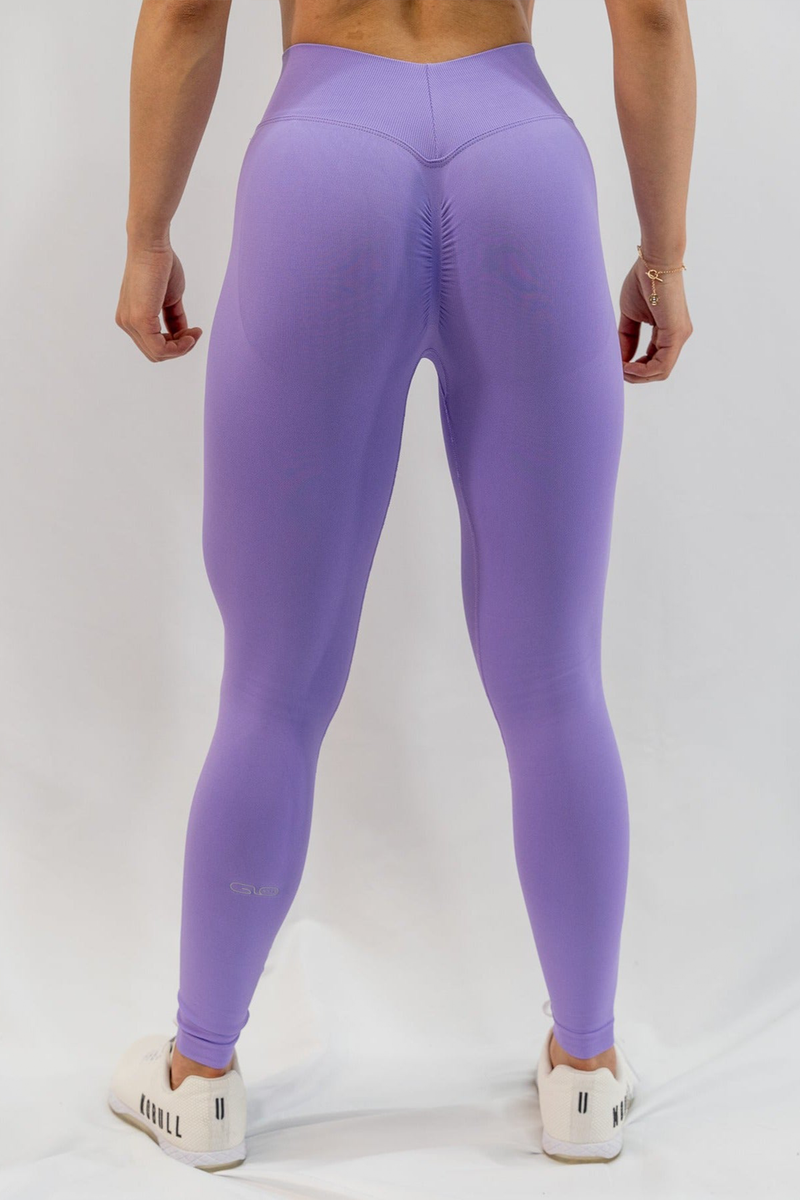 Glö V back leggings in Lavender Haze