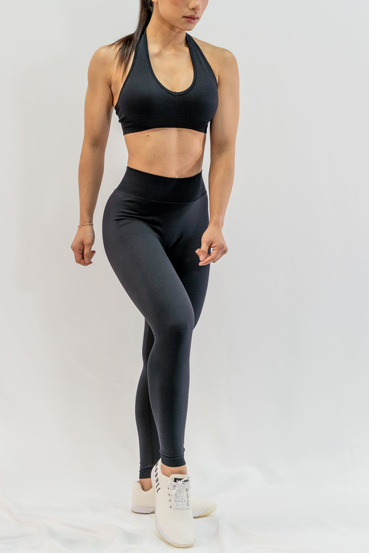 Glö V back leggings in Seriously Black