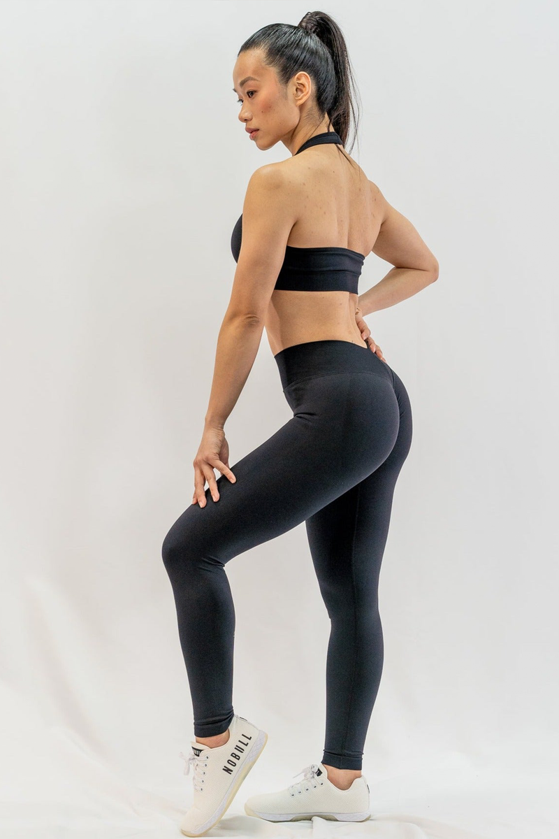 Glö V back leggings in Seriously Black