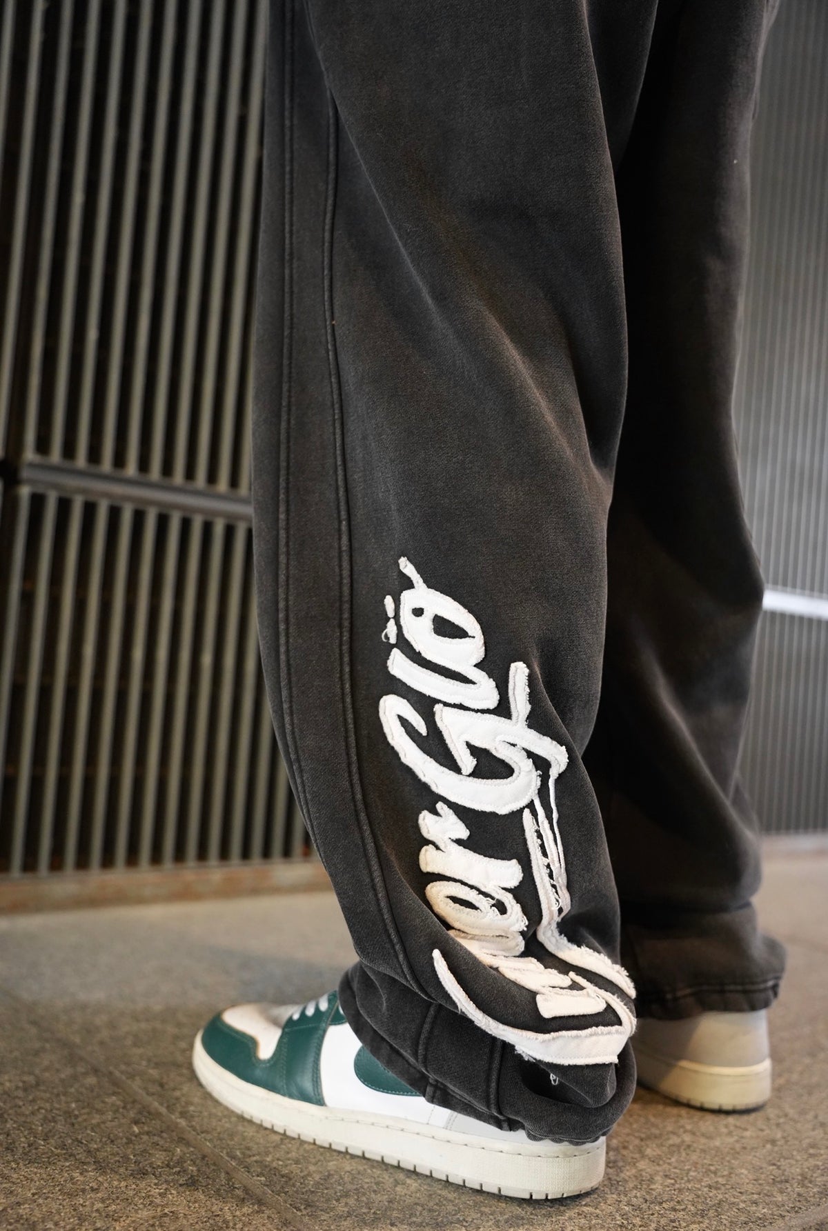 Timeless Sweatpants in Black