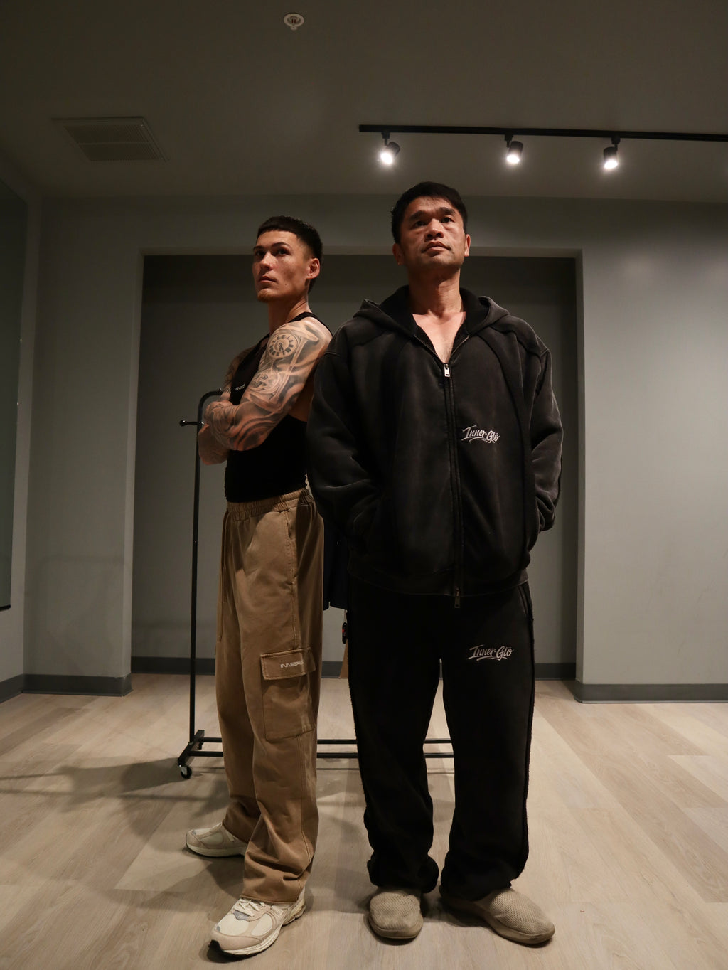 Straight Leg Cargo Pants in Khaki