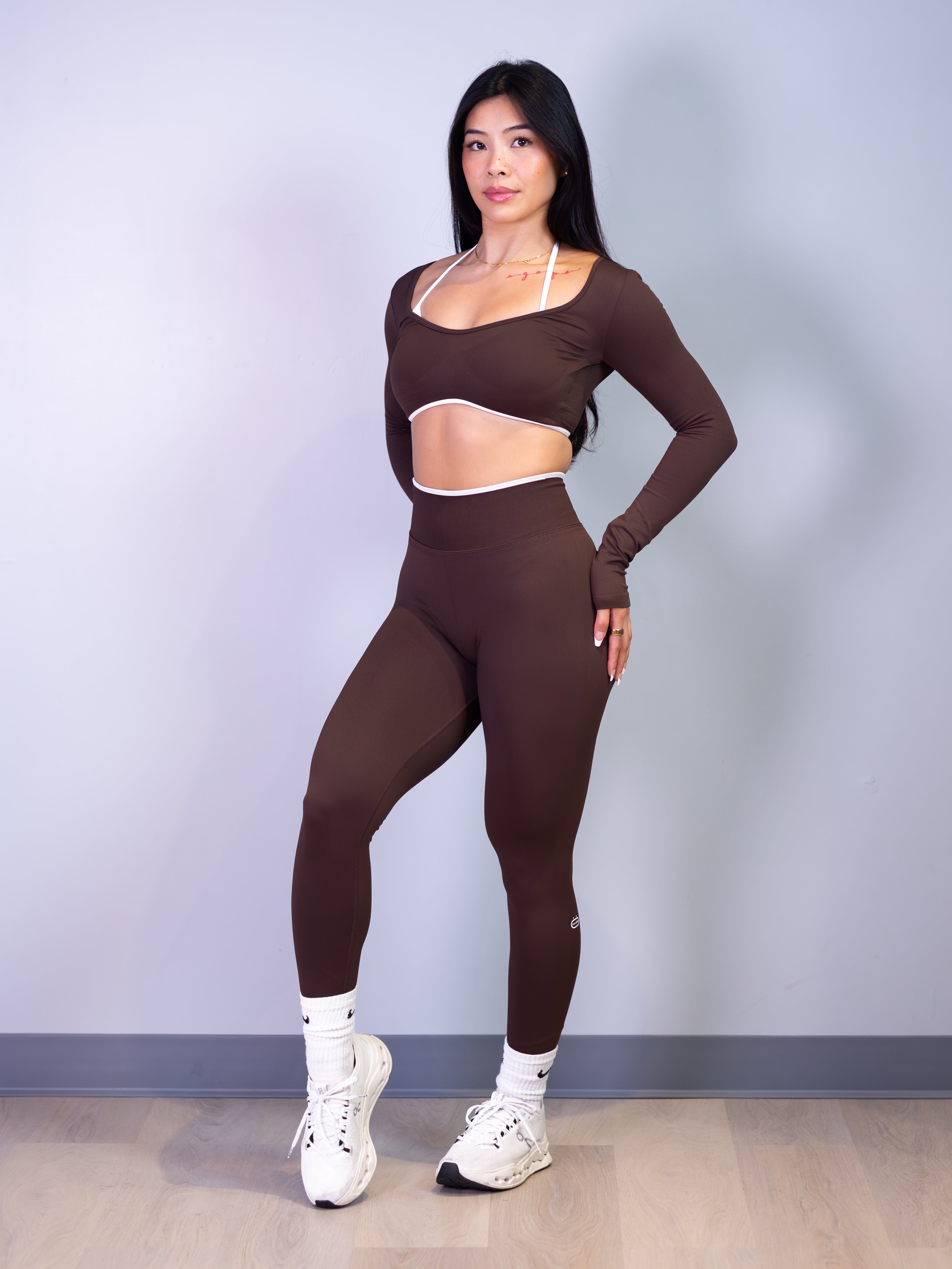 Refine Seamless Leggings in Espresso