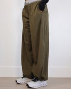 Sleek Pants in Olive Green
