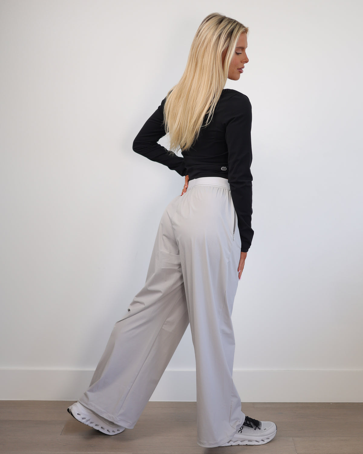 Sleek Pants in Light Grey