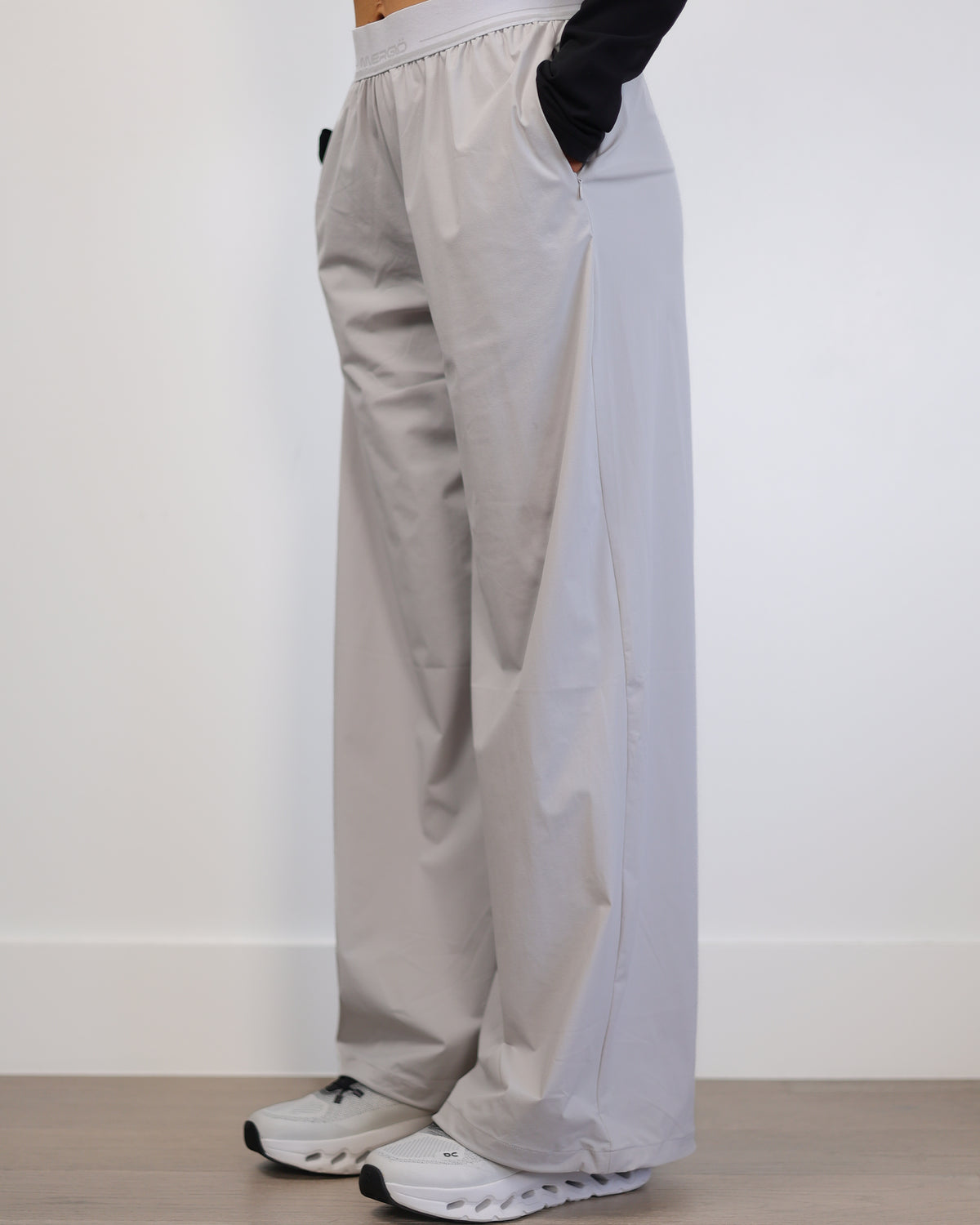 Sleek Pants in Light Grey
