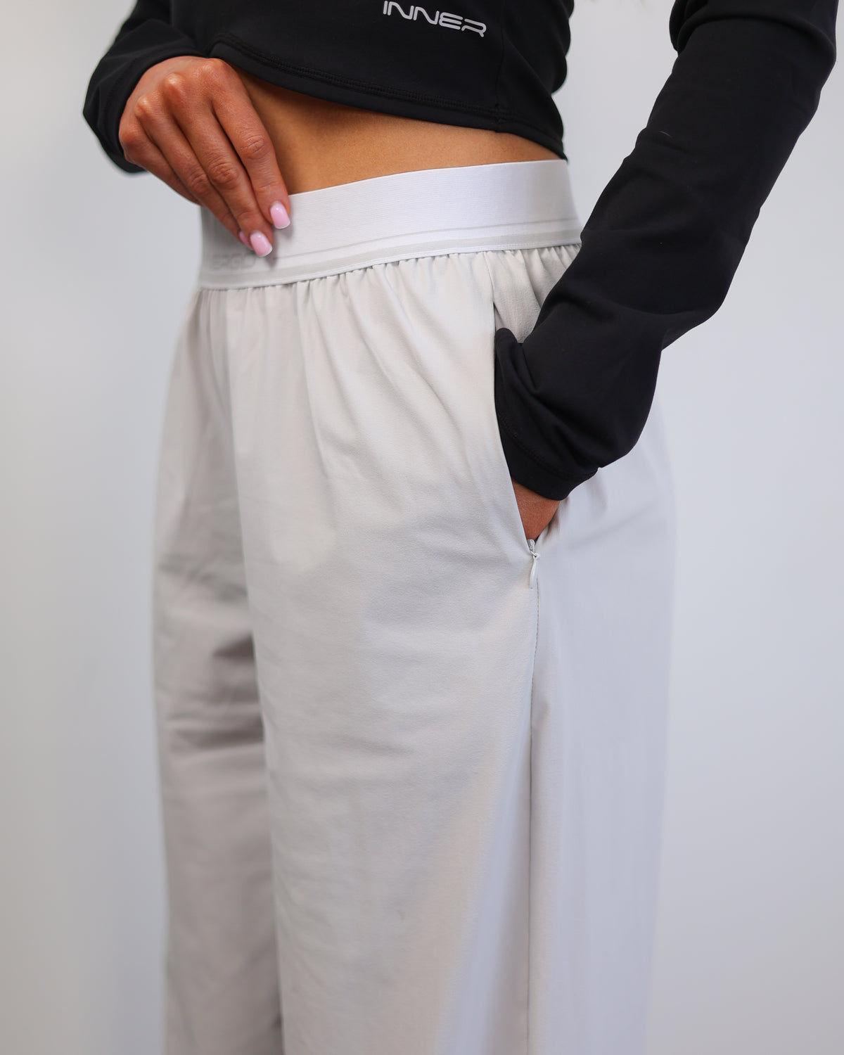 Sleek Pants in Light Grey