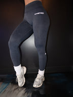 Refine Seamless Leggings in Washed Black