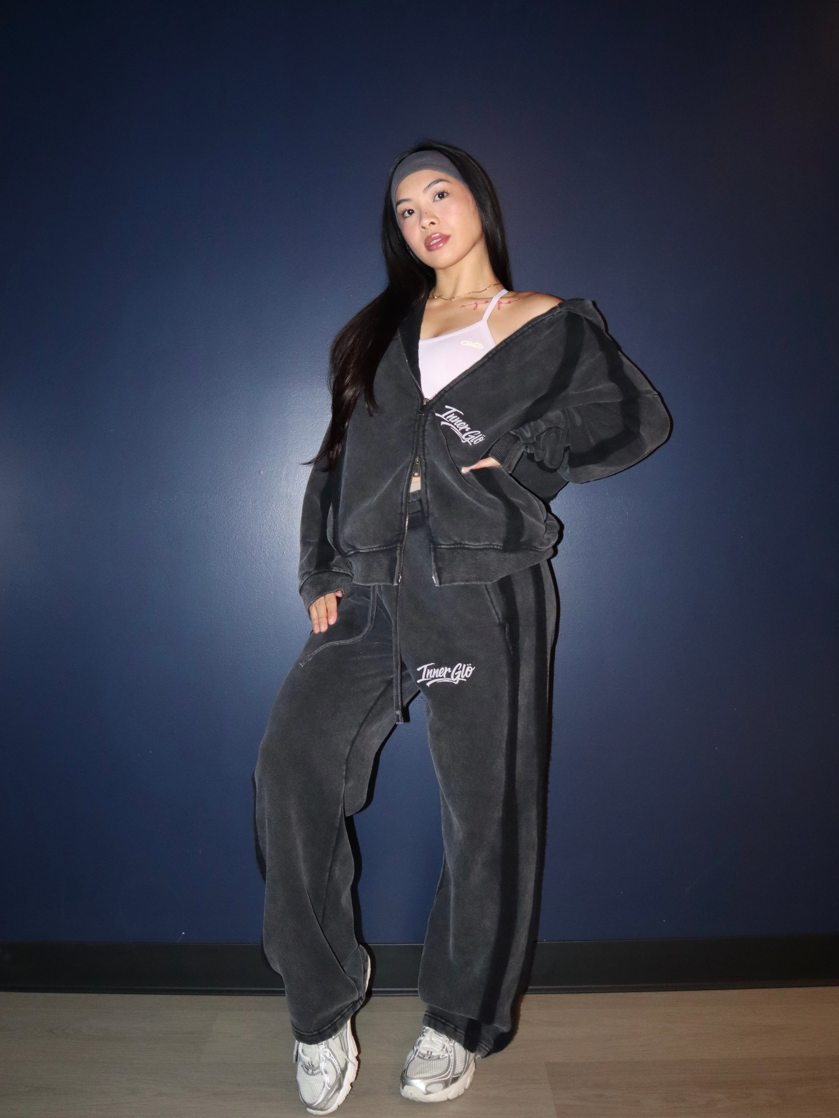 Full Zip Hoodie in Washed Black