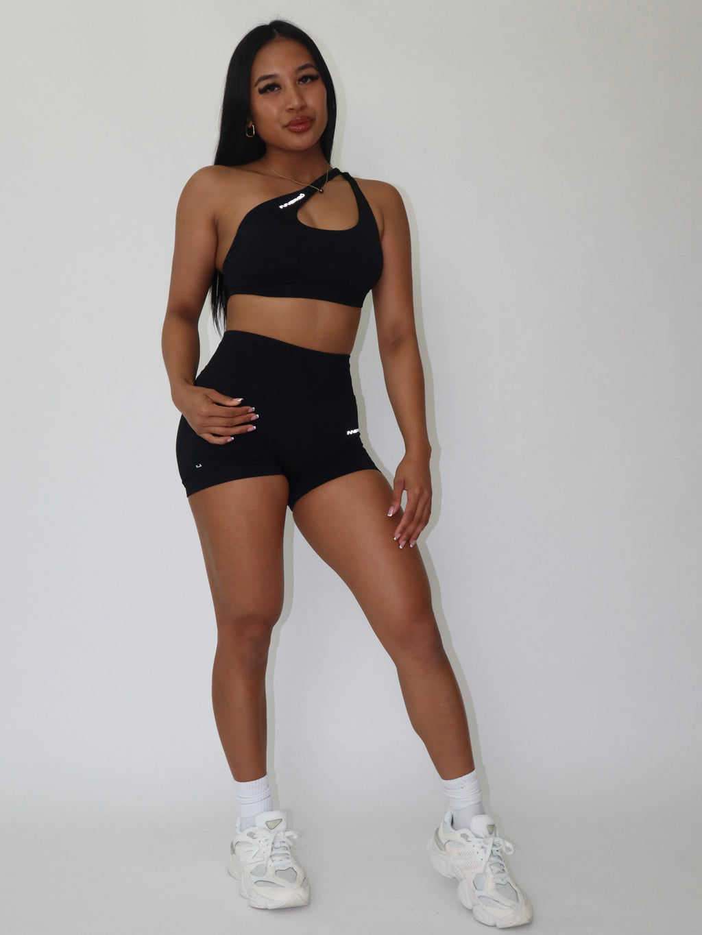 Glö Contour Shorts in Black Truffle