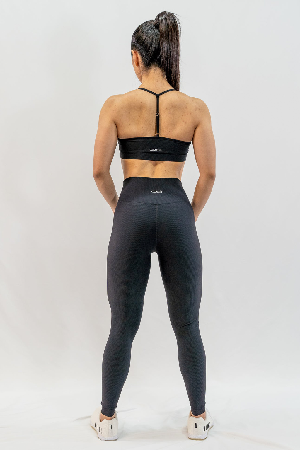 Ribbed Adjustable Back Strap Sports Bra in Black