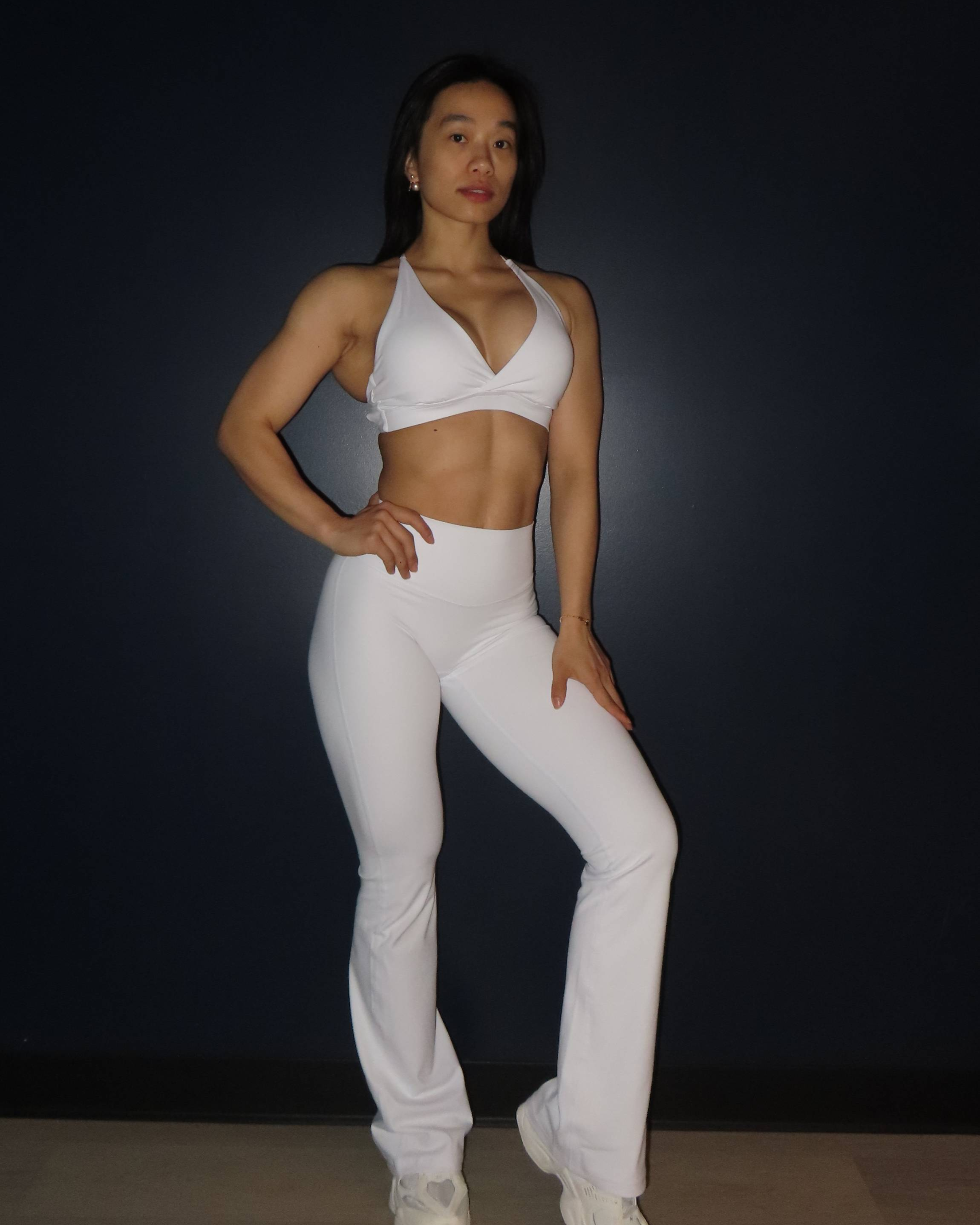 Within Contour Flare in Blanc