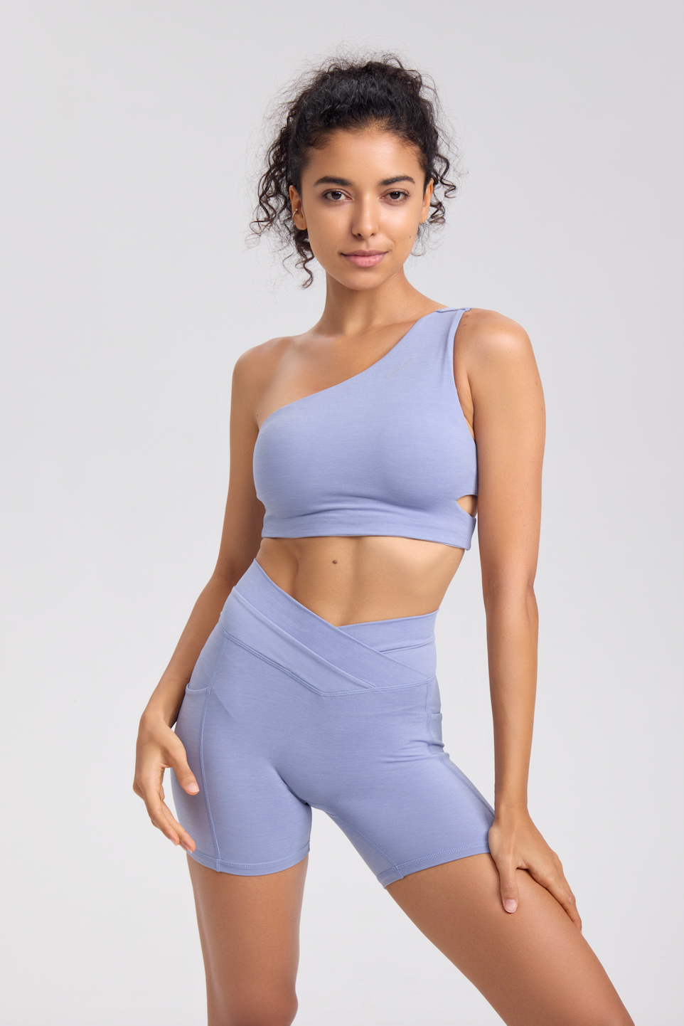 V Pocket Shorts in Lavender Blue