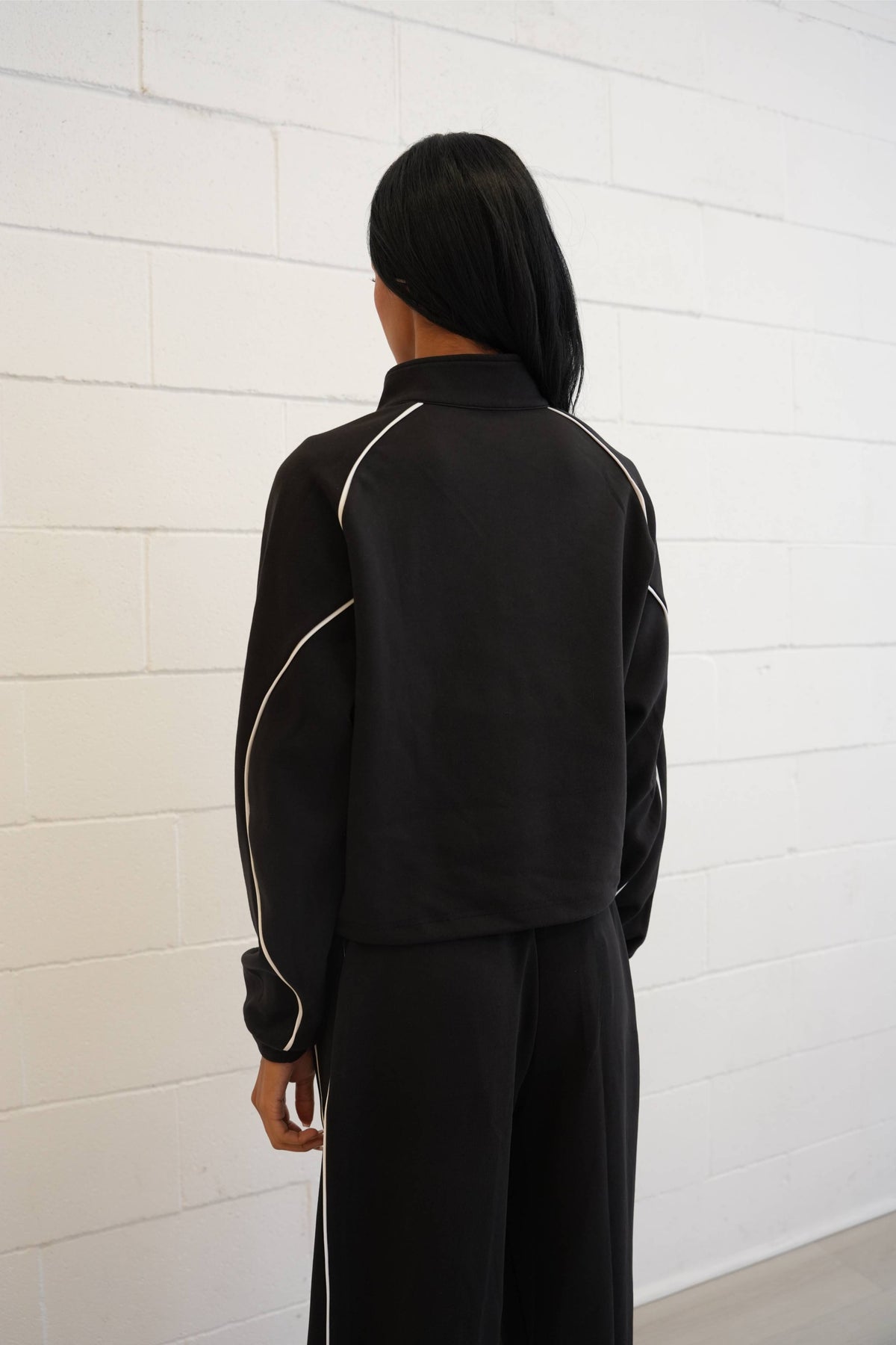 Timeless Zip Jacket in Black