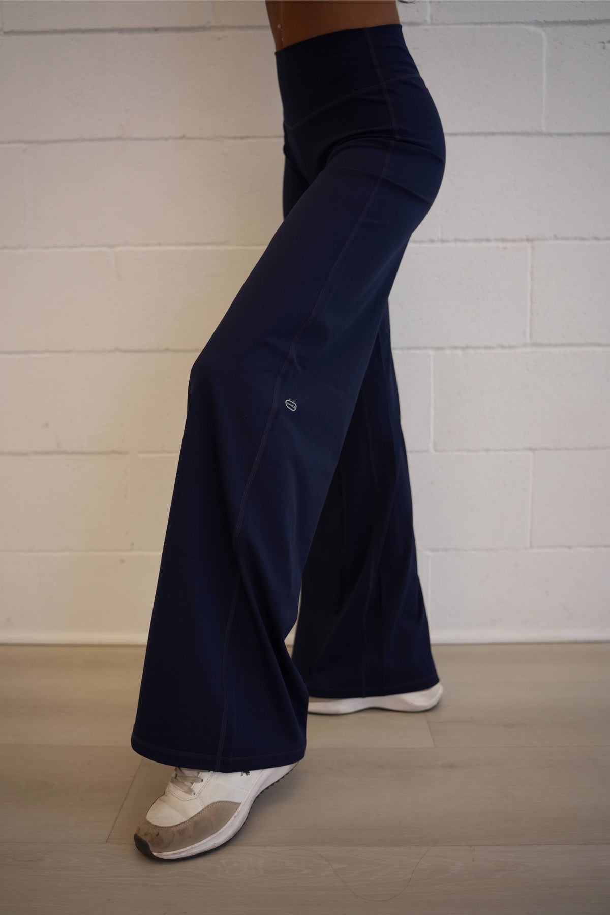 Non Scrunch Wide Leg in Navy Blue